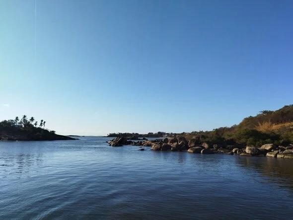 Vista das águas na Praia de Camburi